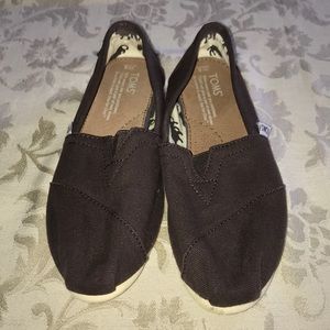 brown TOMS